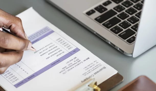 Document de travail et ordinateur